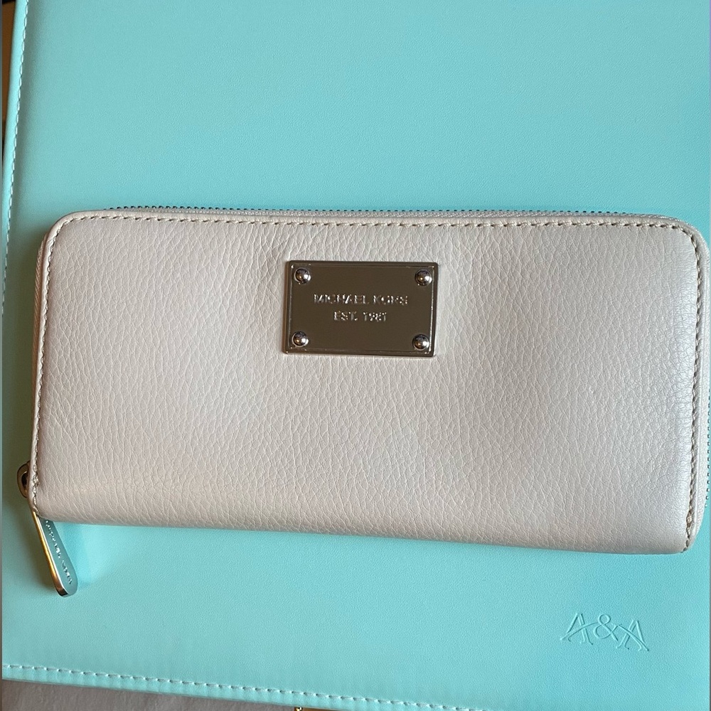MICHEAL KORS WHITE LEATHER WALLET
